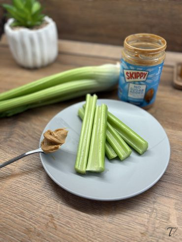 Szárzeller és mogyoróvaj: egy klasszikus amerikai snack 🥜