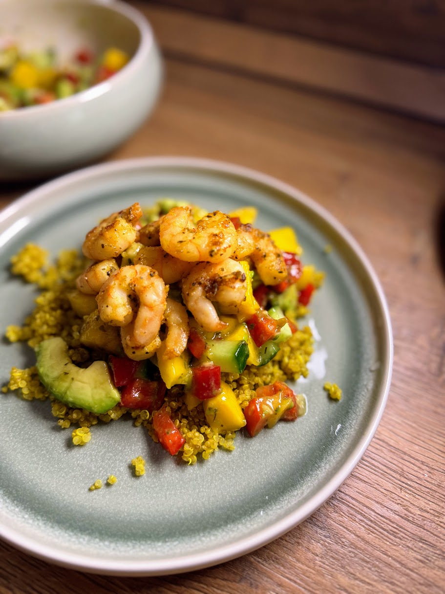 Fűszeres garnéla recept friss mangó salsával és quinoával 2 Fűszeres garnéla recept friss mangó salsával és quinoával
